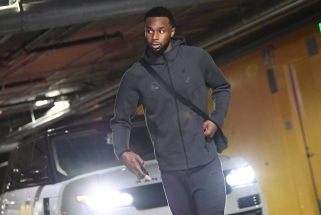 NBA žvaigždė patyrė kuriozinę traumą – prisivėrė pirštus automobilio durelėmis